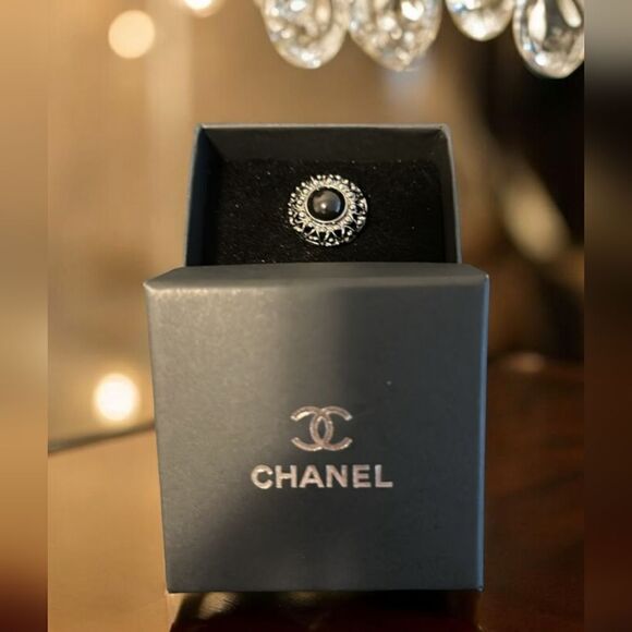 CHANEL Vintage Pin Brooch with COA - Picture 1 of 8